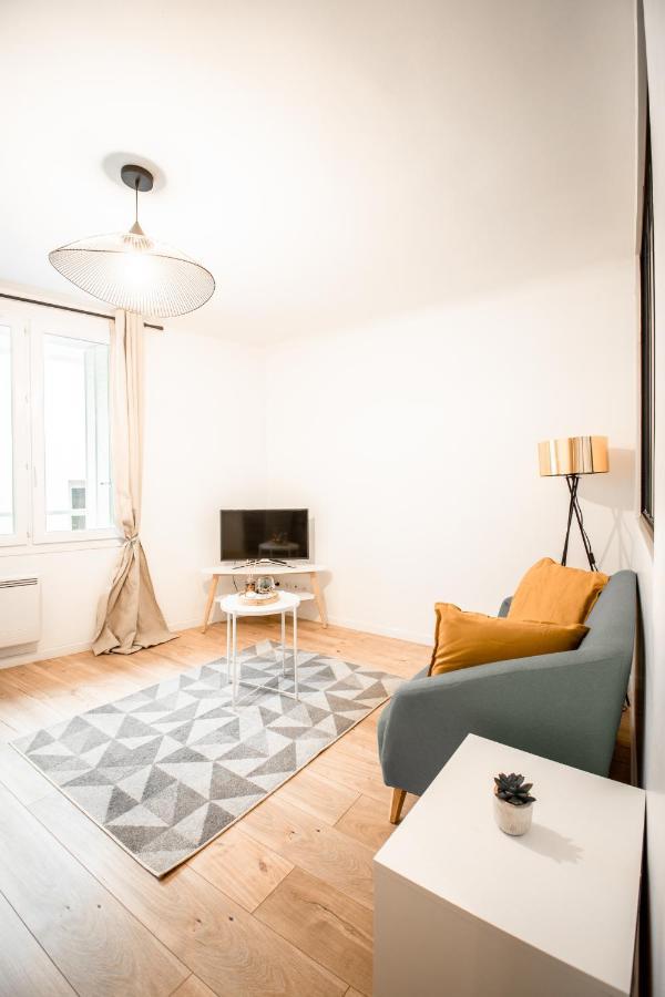 Charmant F2 Hyper Centre De Melun Apartment Bagian luar foto